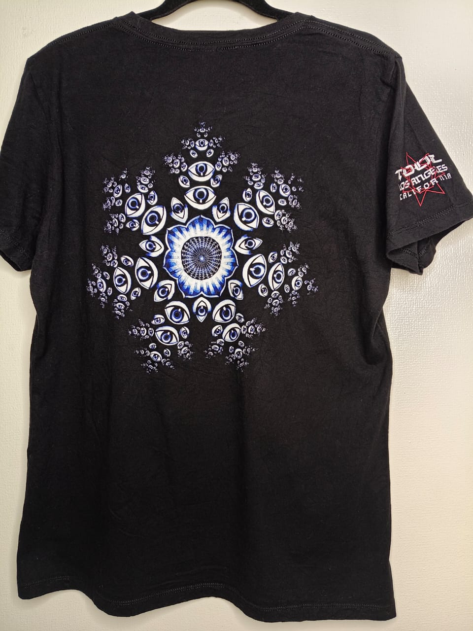 Camiseta Tool - Diseño Fractal y Ojos (Usada)