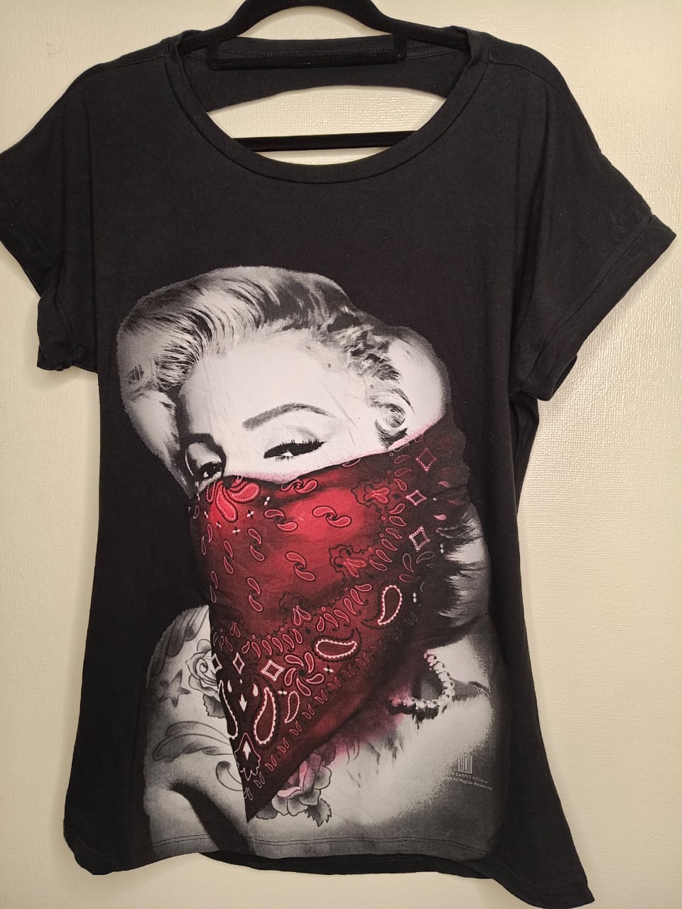 Camiseta Marilyn Monroe con Bandana Roja (Usada)