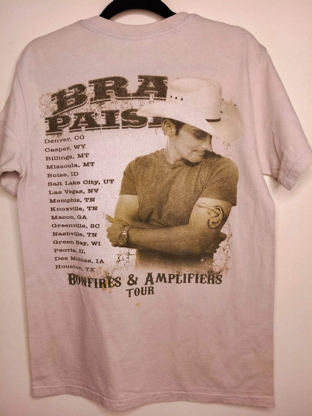 Camiseta de Gira Brad Paisley - Bonfires & Amplifiers Tour (Usada)