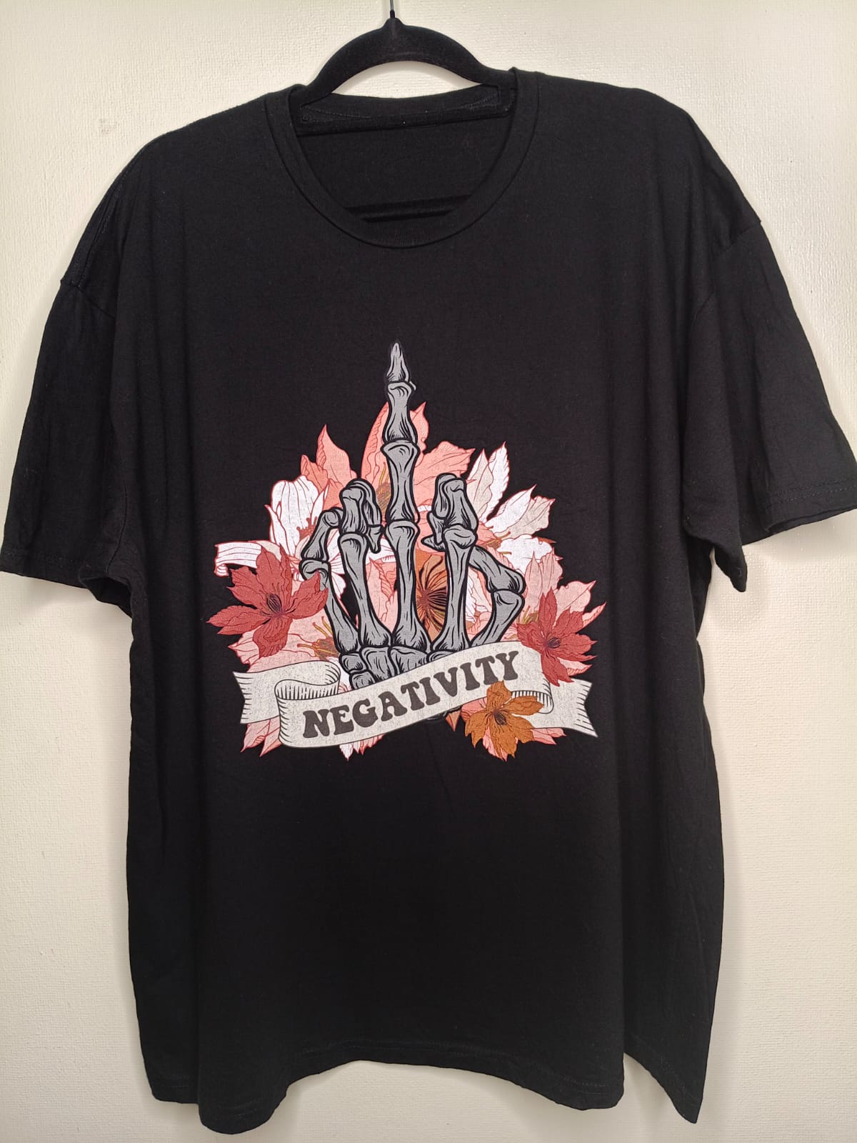 Camiseta Dolly Parton "Feelin' Cute" - Estilo Bleach Tie-Dye (Usada)