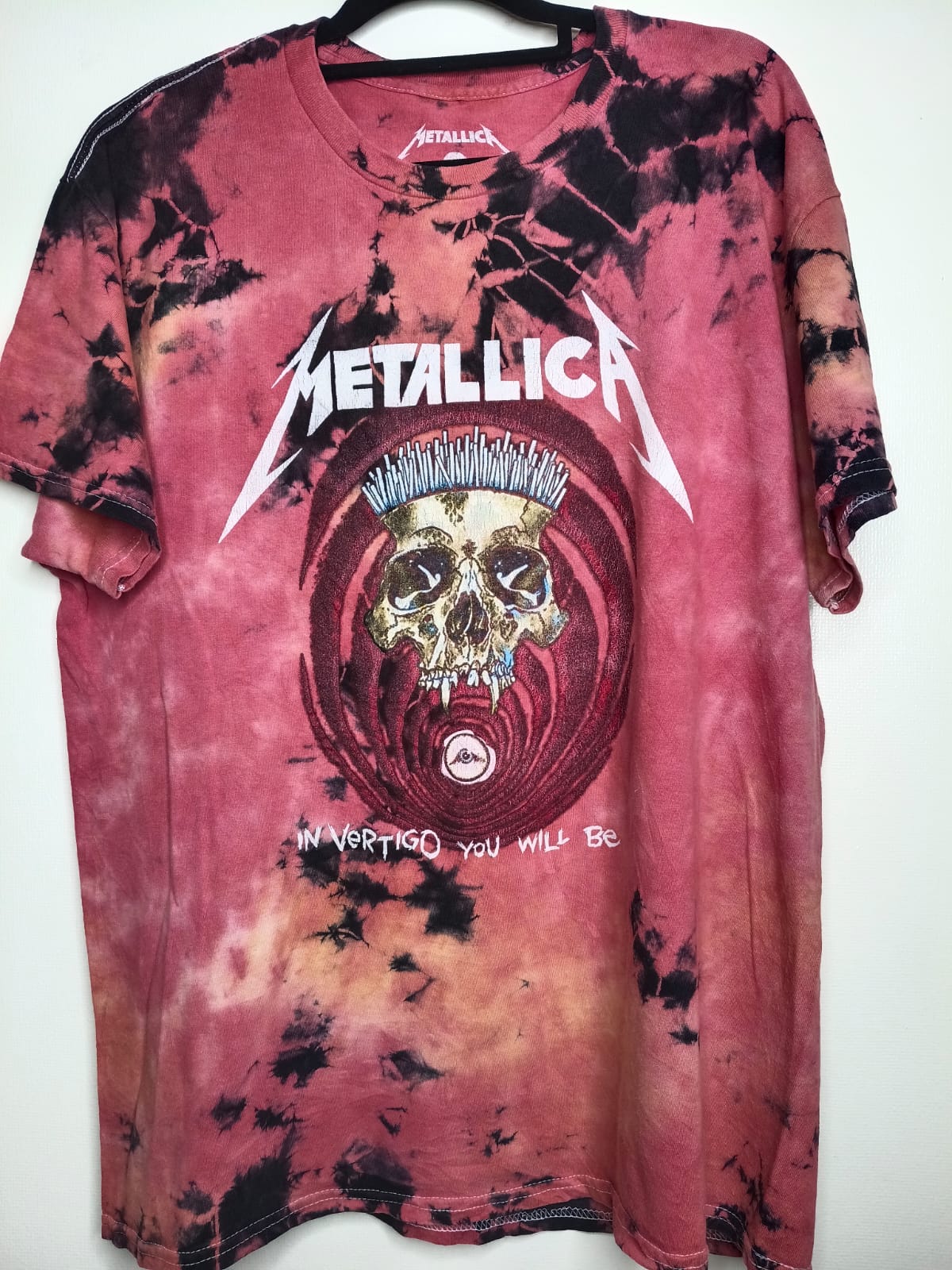 Camiseta Metallica - Diseño "Vertigo" Tie-Dye (Usada)