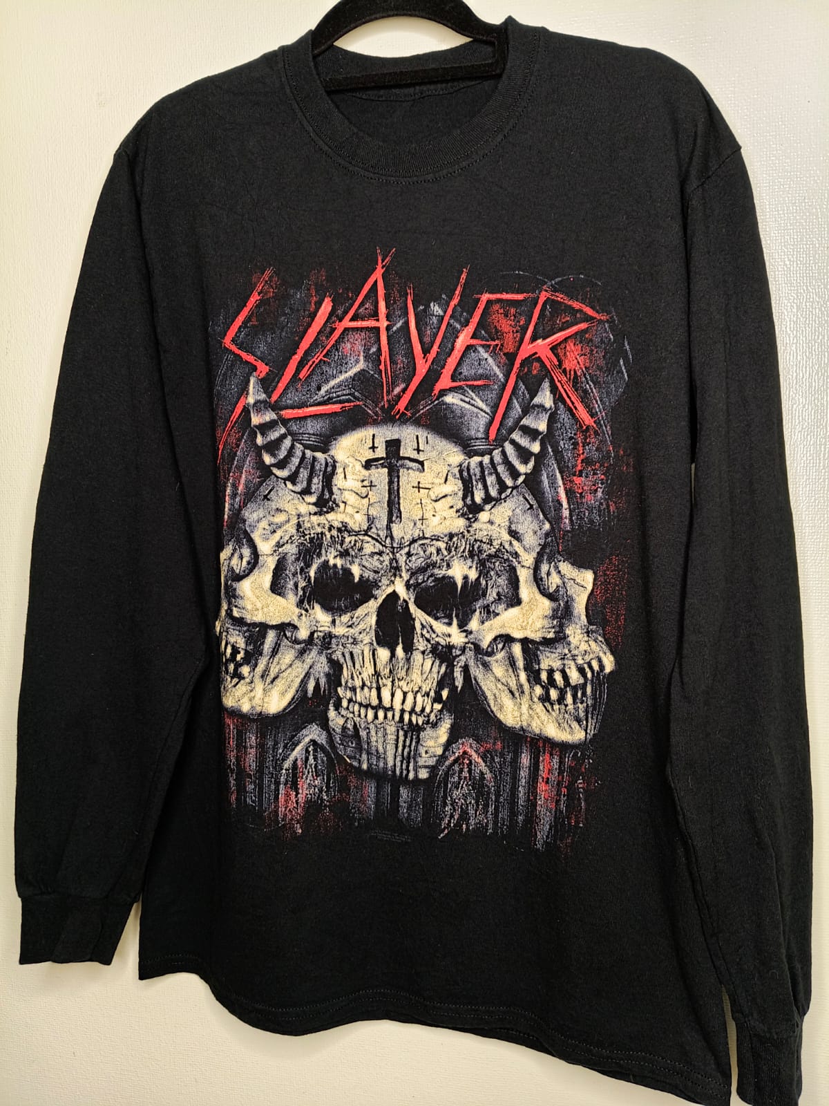 Polera Manga Larga Slayer - Diseño Triple Calavera (Usada)