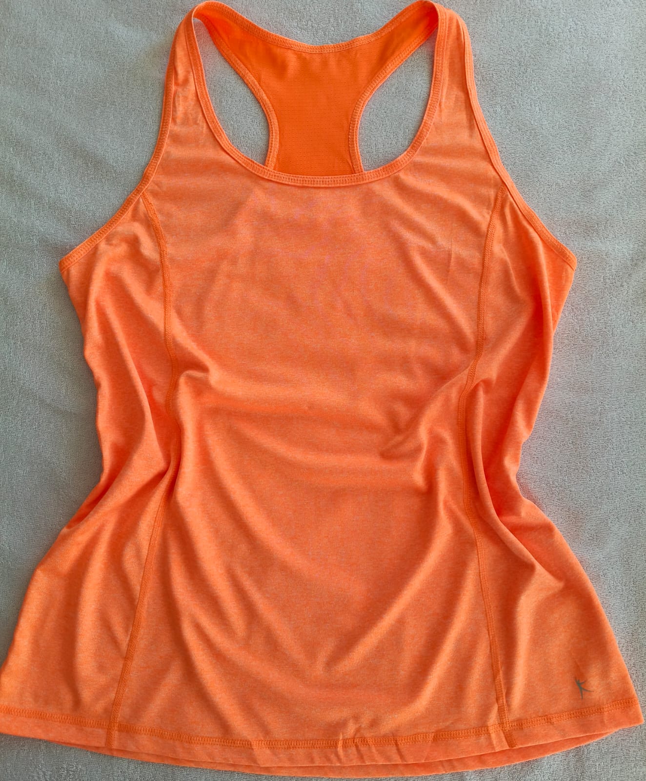 Polera Deportiva Sin Mangas DRY-MORE – Naranja Energía (Usada)