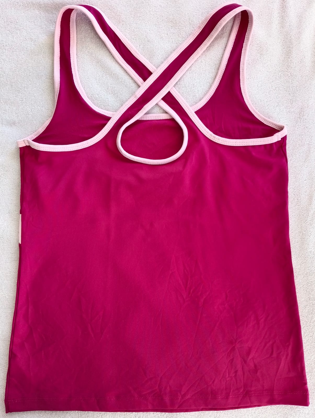 Polera Deportiva con Peto Integrado CHAMPION – Rosa Fucsia (Usada)