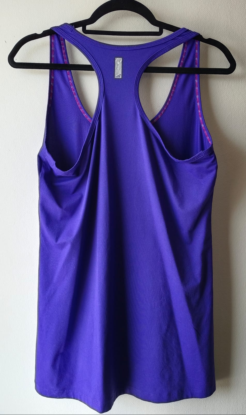 Polera Deportiva Morada BCG – Confort y Estilo para Entrenamiento (Usada)