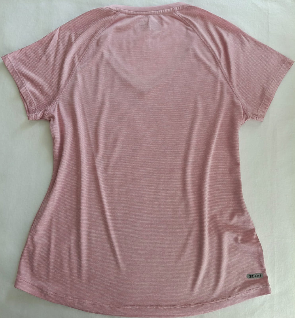 Camiseta Deportiva Rosa Cuello V – Suave y Ligera (Usada)