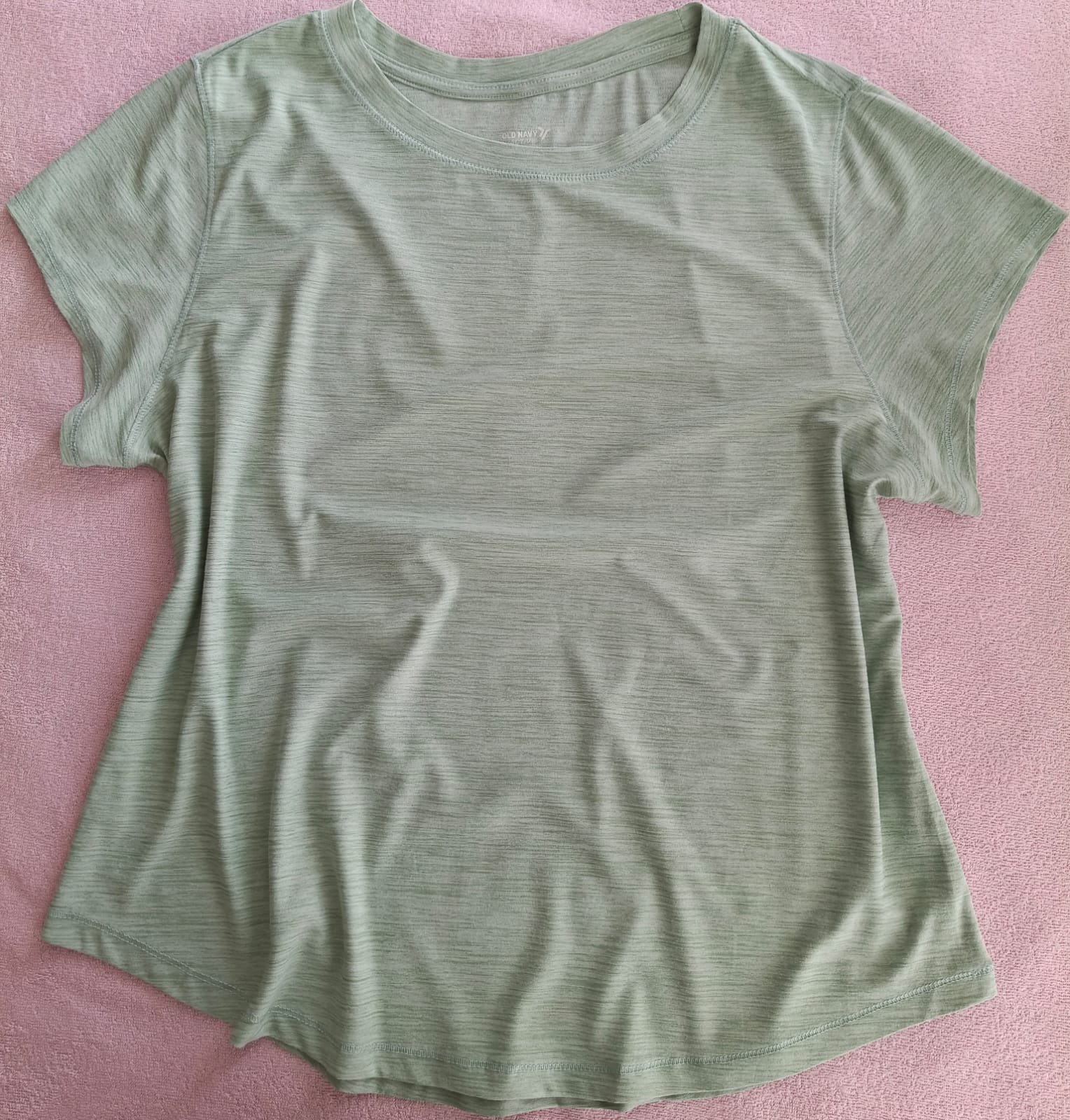 Camiseta Deportiva Verde Claro Mujer – Ligera y Transpirable (Usada)