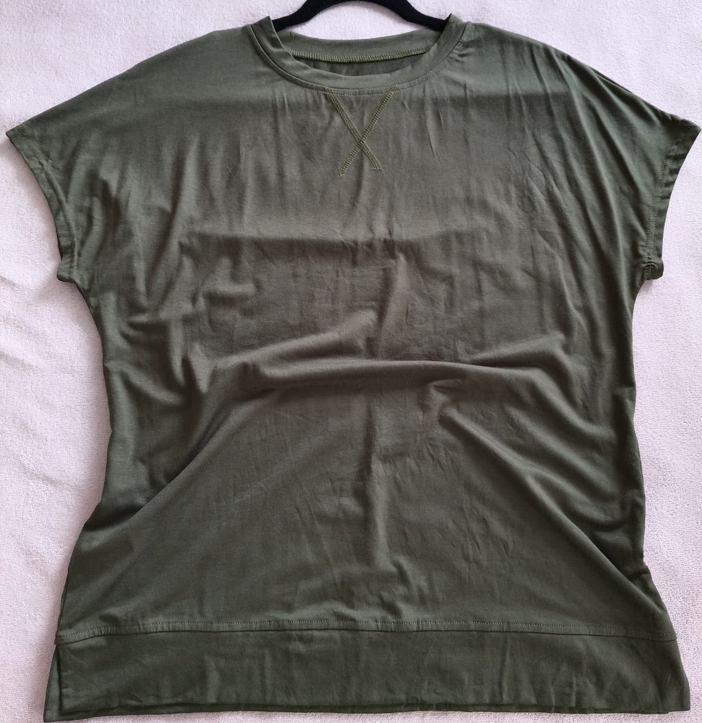 Polera Verde Militar Slouchy Cap Sleeve - Oversize Casual (Usada)