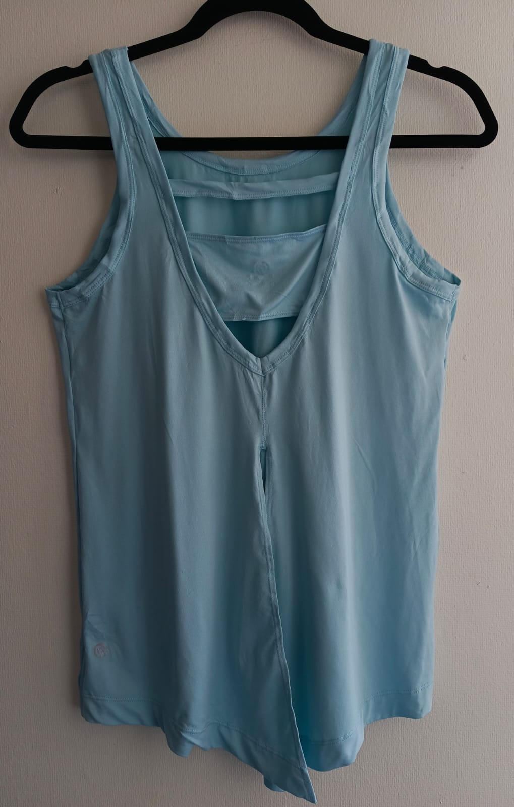 Tank Top Deportivo Azul Cielo Espalda Abierta - Yoga Fitness Performance (Usado)